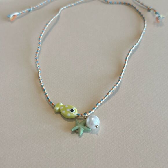Green Fish Charm Necklace S855 - Picture 3 of 4